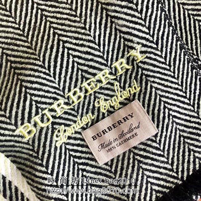 BURBERRY巴寶莉2018最新款 真絲羊絨雙色人字紋圍巾 男女同款 LLWJ6095